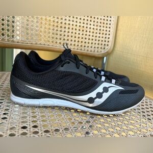 Saucony Vendetta Track Shoes Men’s size 9